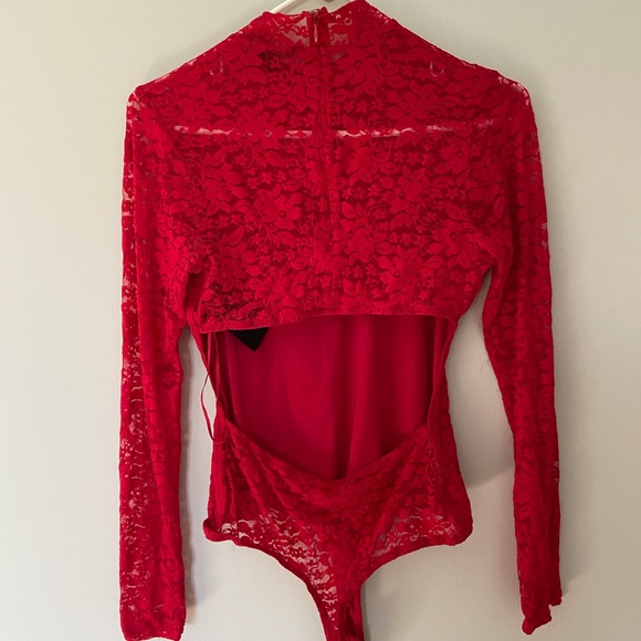 Lace bodysuit with open back - Picture 3 of 3